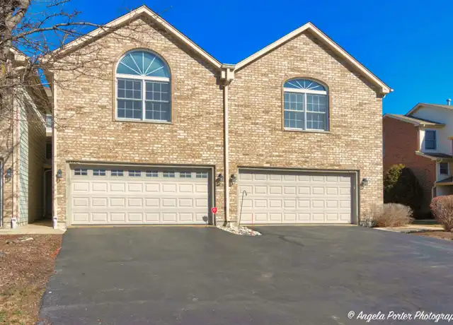 Property at 5850 Fieldstone Trl, McHenry, IL, 60050, 2 beds, 3.5 baths, [object Object]