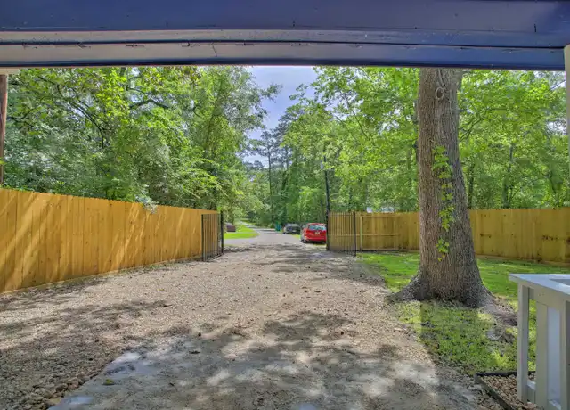 Property at 102 Pawnee Dr, Montgomery, TX, 77316, 1 bed, 1 bath, [object Object]