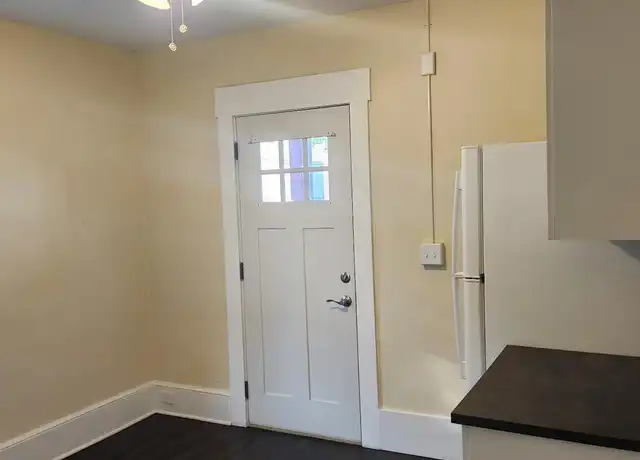 Property at 114 E Main St Unit 2, Middletown, NY, 10940, 1 bed, 1 bath, [object Object]