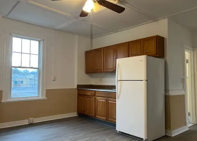 Property at 640 Arch St Unit 2, New Britain, CT, 06051, 4 beds, 1 bath, [object Object]