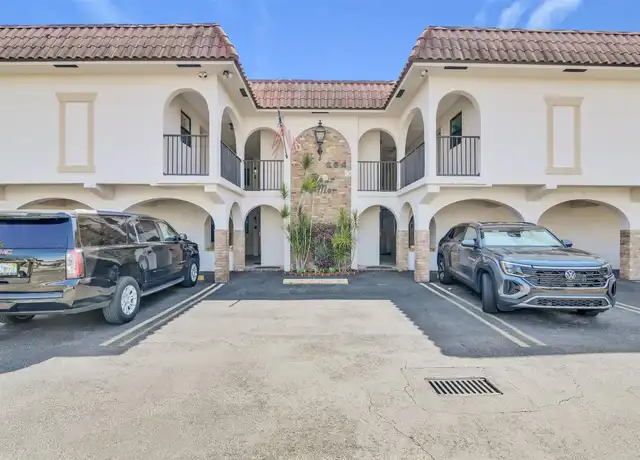 Property at 664 SE 20th Ave, Deerfield Beach, FL, 33441, 2 beds, 2 baths, [object Object]