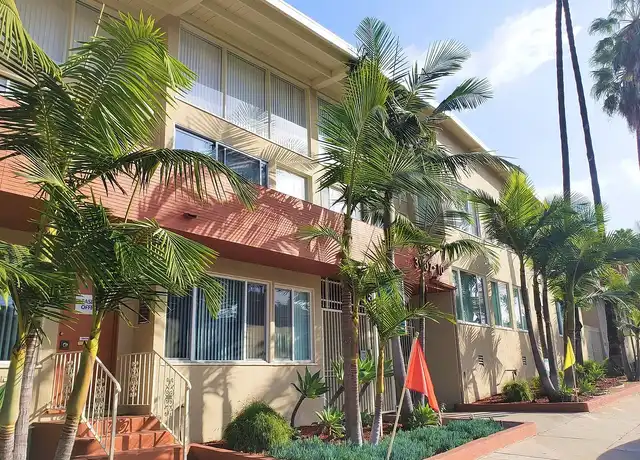 Property at Keswick Court Apartments - 3902 Lenawee Ave, Culver City, CA, 90232, 2-3 beds, 2 baths, [object Object]