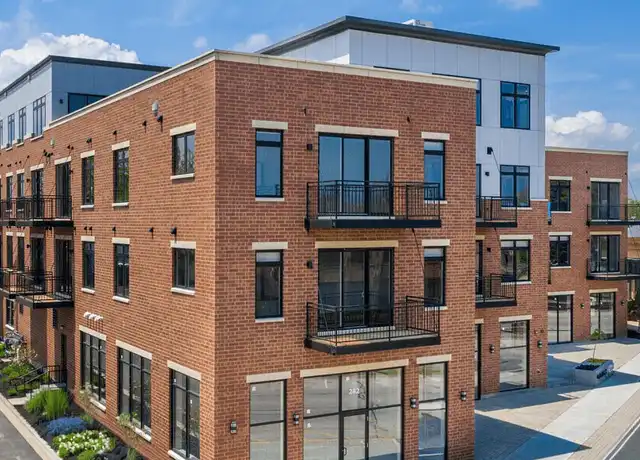 Property at HIGHPOINT Highwood Station 246 - 246 Green Bay Rd, Highwood, IL, 60040, 1 bed, 1 bath, [object Object]