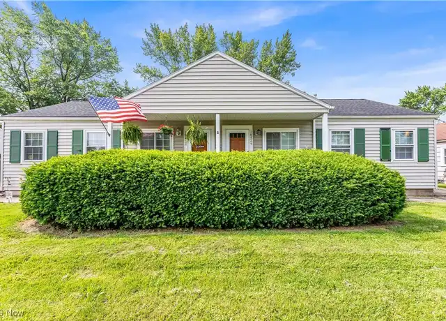 Property at 18425 Puritas Ave, Cleveland, OH, 44135, 2 beds, 1 bath, [object Object]