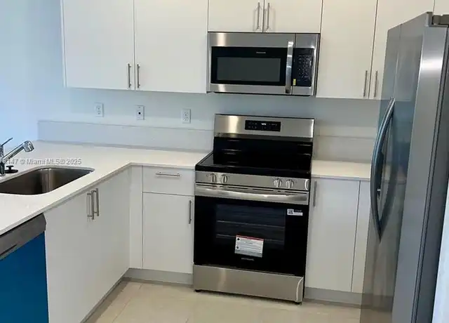 Property at 18409 SW 1st St Unit 18409, Pembroke Pines, FL, 33029, 3 beds, 2.5 baths, [object Object]