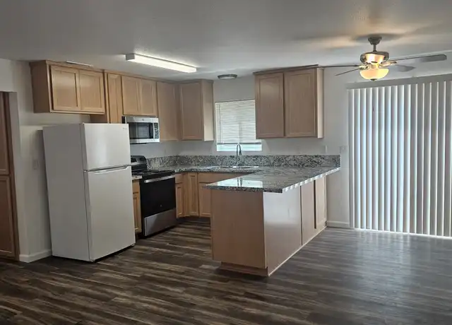 Property at 835 W 4th Ave Unit 4, Chico, CA, 95926, 4 beds, 2 baths, [object Object]