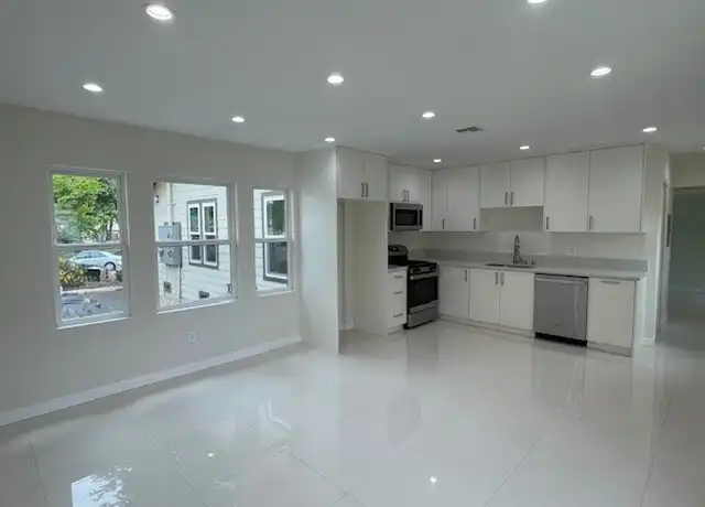 Property at 811 E Maple St, Glendale, CA, 91205, 2 beds, 1 bath, [object Object]