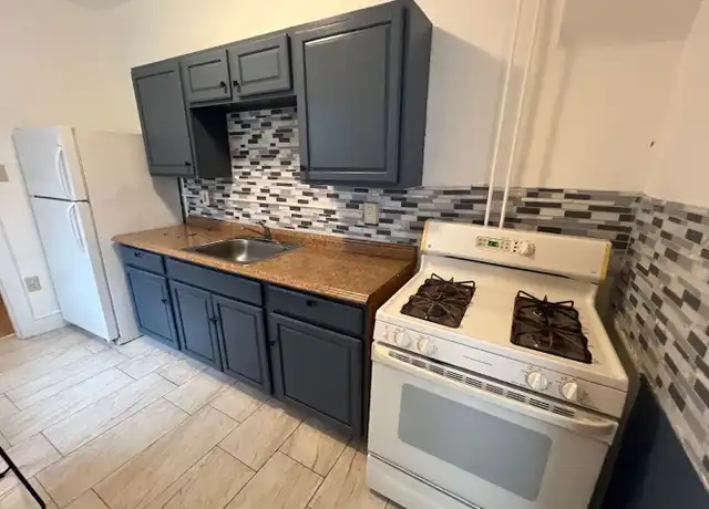 Property at 216 Mulberry St, Reading, PA, 19604, 3 beds, 2 baths, [object Object]