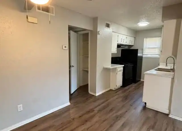 Property at 6300 N Meridian Ave, Oklahoma City, OK, 73112, 1 bed, 1 bath, [object Object]