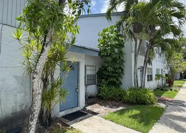 Property at 7205 W Sunrise Blvd #7205, Plantation, FL, 33313, 3 beds, 2 baths, [object Object]