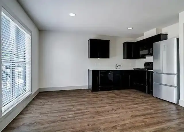 Property at 4300 Rosslyn Rd, Houston, TX, 77018, 2 beds, 1 bath, [object Object]