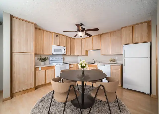 Property at Maple Ridge Apartment Homes - 1695 County Road D E, Saint Paul, MN, 55109, 1 bed, 1 bath, [object Object]