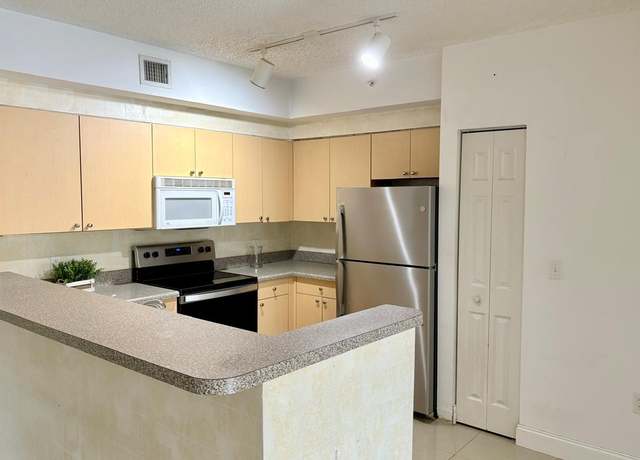 Photo of 8030 N Nob Hill Rd #105, Tamarac, FL 33321
