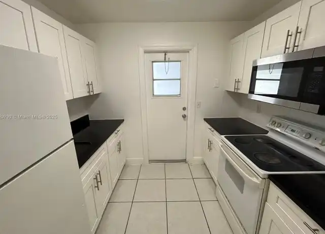 Property at 5600 NW 15th St Unit 8, Lauderhill, FL, 33313, 2 beds, 1 bath, [object Object]
