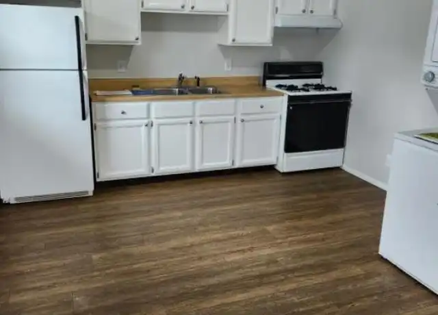 Property at 1011 W Seminary, Normal, IL, 61761, 2 beds, 1 bath, [object Object]