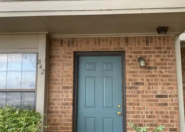 Property at 842 W Collins St, Denton, TX, 76201, 2 beds, 1.5 baths, [object Object]