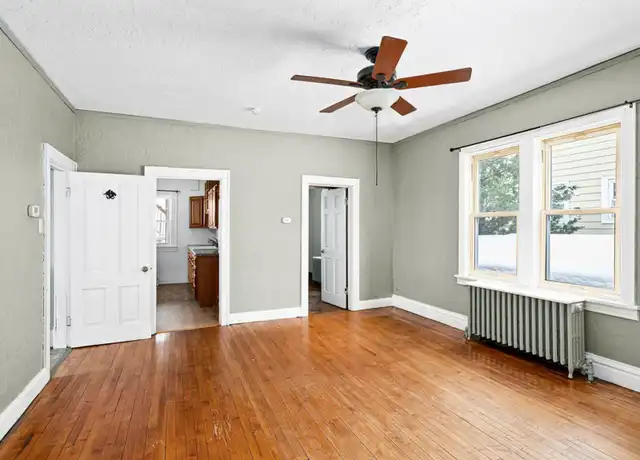 Property at 16 W 9th St Unit Main, Duluth, MN, 55806, 3 beds, 1 bath, [object Object]