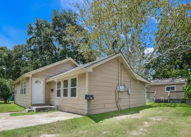 Property at 1116 2nd St, La Marque, TX, 77568, 3 beds, 2 baths, [object Object]