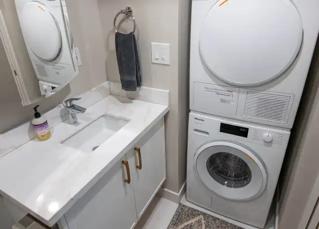 Property at 1658 Lower Grand Ave, Piedmont, CA, 94611, 1 bed, 1.5 baths, [object Object]