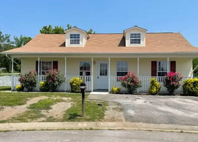 Property at 239 Gray Slate Cir, Sevierville, TN, 37876, 3 beds, 2 baths, [object Object]