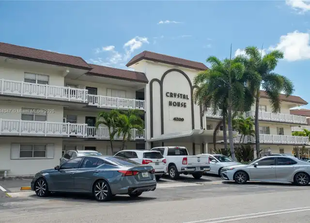 Property at 4200 Crystal Lake Dr #204, Deerfield Beach, FL, 33064, 1 bed, 1.5 baths, [object Object]