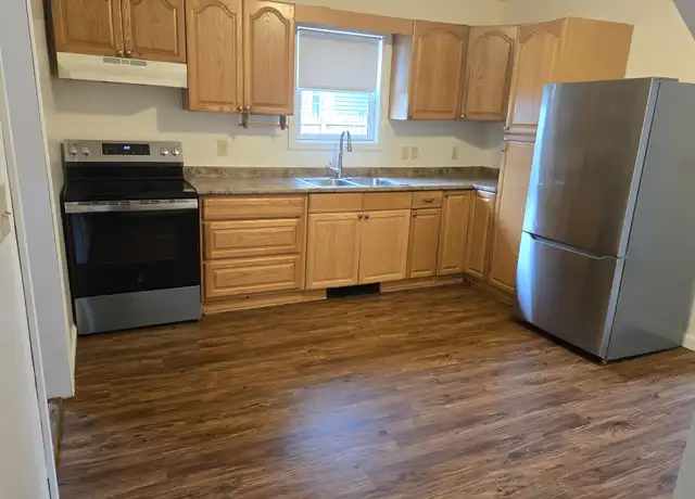 Property at 27 Lafayette St Unit 2, Rochester, NH, 03867, 3 beds, 1.5 baths, [object Object]