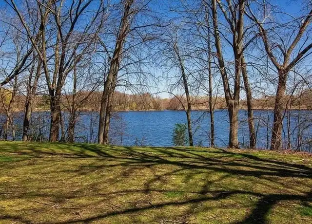 Property at 105 Shore Dr Unit 1, Somerville, MA, 02145, 2 beds, 1 bath, [object Object]