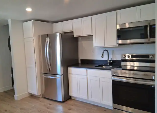 Property at 425 Holly St, Ashland, OR, 97520, 1 bed, 1 bath, [object Object]
