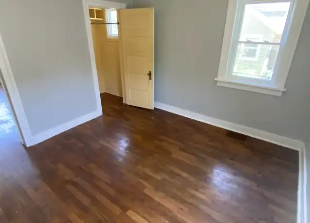 Property at 1055 4th Ave, Marion, IA, 52302, 1 bed, 1 bath, [object Object]