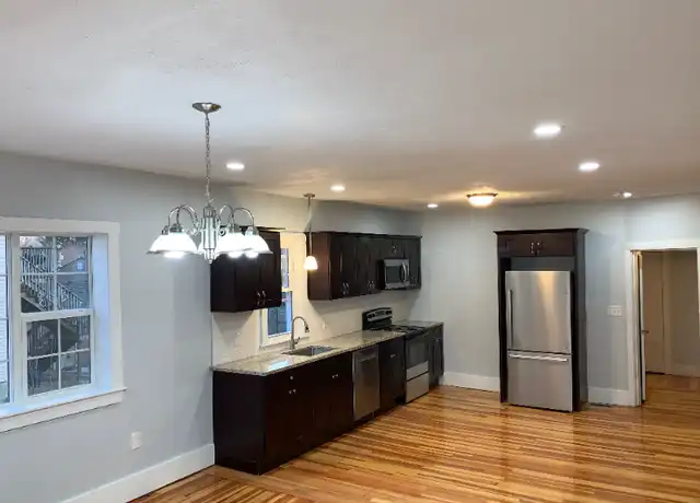 Property at 8 Maxwell St Unit 1, Taunton, MA, 02780, 4 beds, 1 bath, [object Object]