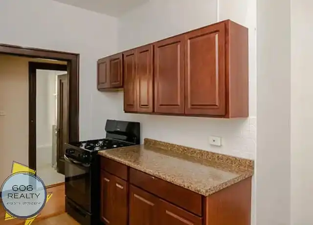 Property at Beautiful Large Berwyn Apts on Wesley! - 1943 Wesley Ave, Berwyn, IL, 60402, 1 bed, 1 bath, [object Object]