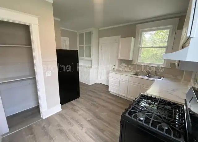 Property at 810 Cleveland Ave #1, Cincinnati, OH, 45229, 2 beds, 1 bath, [object Object]