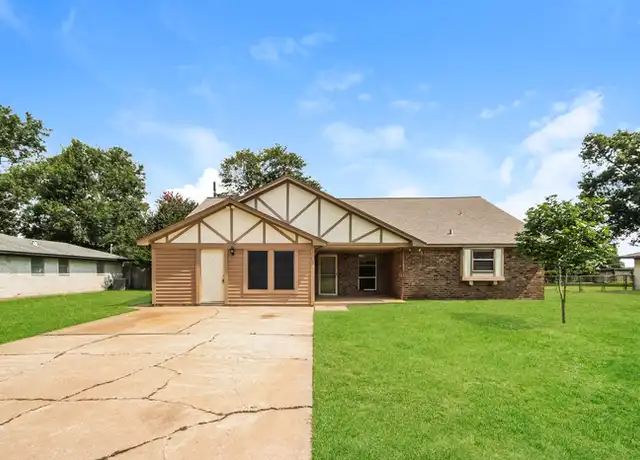Property at 206 Staples Dr, Baytown, TX, 77523, 3 beds, 2 baths, [object Object]