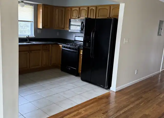Property at 66 Telford St Unit 2, Newark, NJ, 07106, 3 beds, 2 baths, [object Object]
