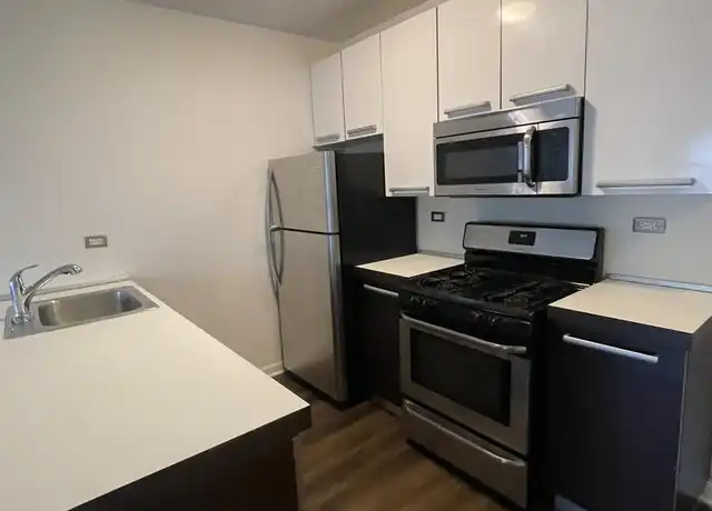 Property at 1544 W Glenlake Ave Unit 4B, Chicago, IL, 60660, 2 beds, 2 baths, [object Object]