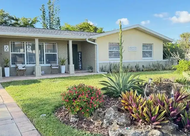 Property at 4528 Country Club Blvd, Cape Coral, FL, 33904, 3 beds, 2 baths, [object Object]