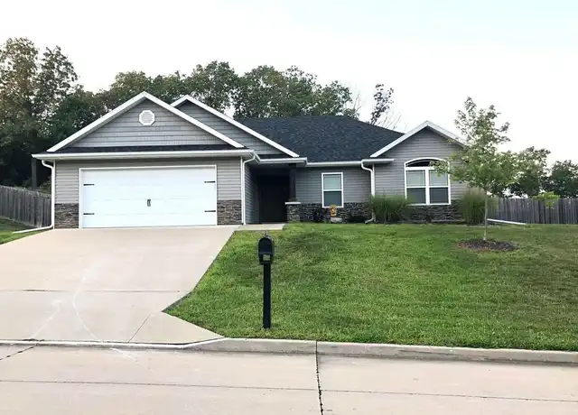 Property at 401 E Honey Ln, Columbia, MO, 65202, 3 beds, 2 baths, [object Object]