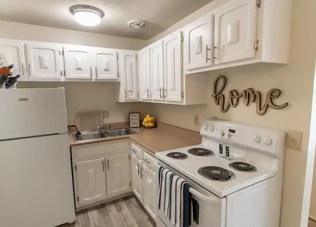 Property at Lisa Ridge - 2496 Queen City Ave, Cincinnati, OH, 45238, 1-2 bed, 1 bath, [object Object]
