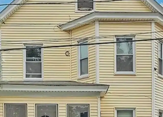 Property at 15 Clare St Unit 2, Lowell, MA, 01854, 5 beds, 1 bath, [object Object]