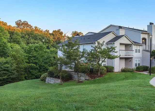 Photo of 12280 Creekview Cir, Lake Ridge, VA 22192