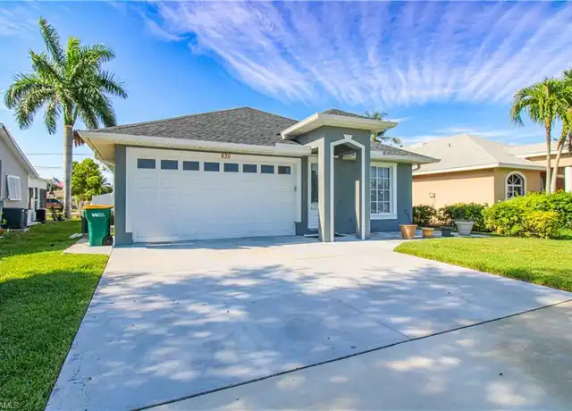 Property at 835 106th Ave N, Naples, FL, 34108, 3 beds, 2 baths, [object Object]