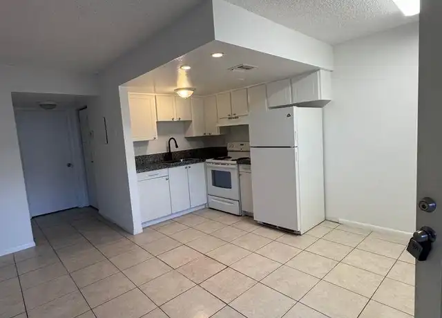Property at 6001 NW 7th St Unit 5, Margate, FL, 33063, 1 bed, 1 bath, [object Object]