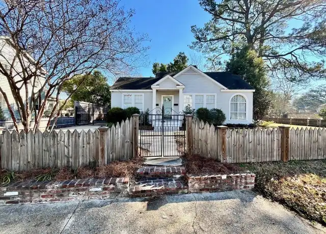 Property at 1339 Perkins Rd, Baton Rouge, LA, 70806, 3 beds, 2 baths, [object Object]