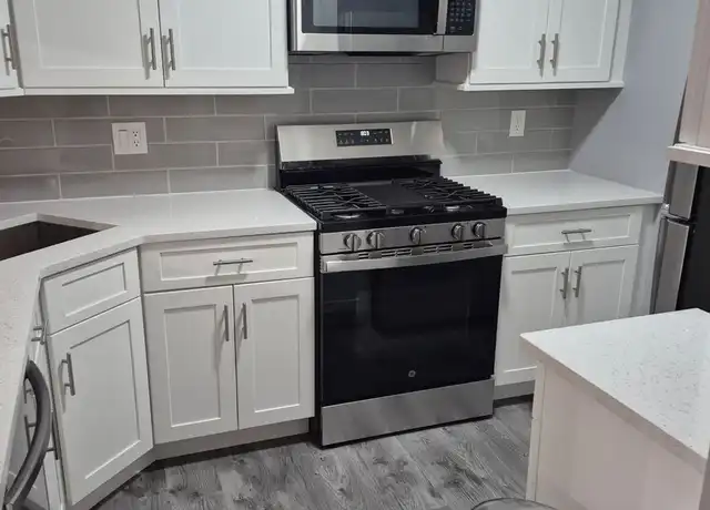 Property at 216 Hickory Ct Unit 216, Lansdale, PA, 19446, 2 beds, 2 baths, [object Object]