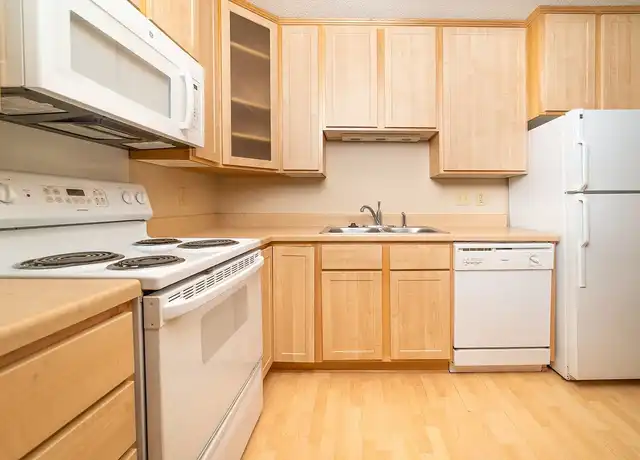 Property at Sun Cliffe - 400 Luella St N, Saint Paul, MN, 55119, 1-2 bed, 1-2 bath, [object Object]