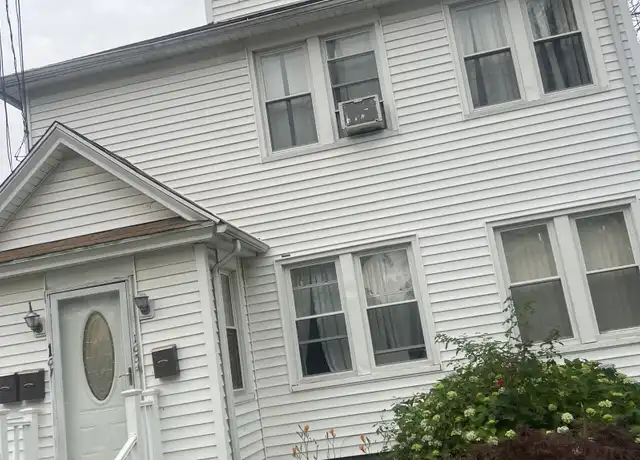 Property at 105 Staples St, Bridgeport, CT, 06604, 2 beds, 1 bath, [object Object]