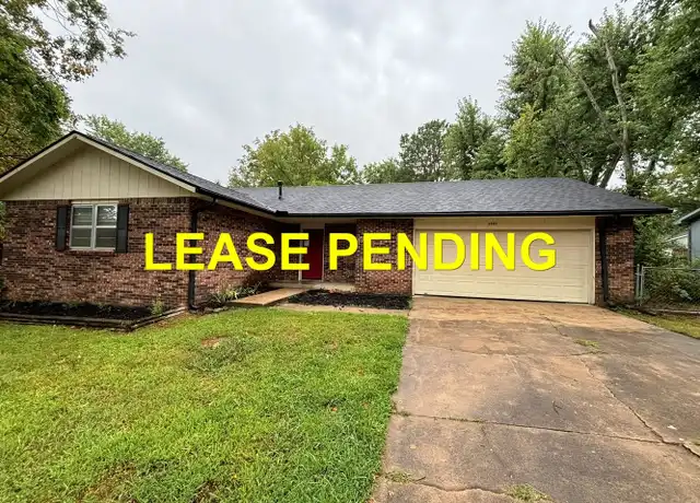 Property at 3203 E Cherokee Dr, Fayetteville, AR, 72701, 3 beds, 2 baths, [object Object]