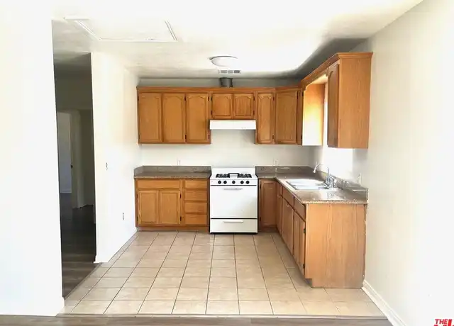 Property at 1256 W 25th St Unit B, Los Angeles, CA, 90007, 2 beds, 1 bath, [object Object]