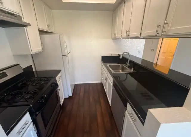 Property at 3712 S Bentley Ave Unit 102, Los Angeles, CA, 90034, 2 beds, 2 baths, [object Object]