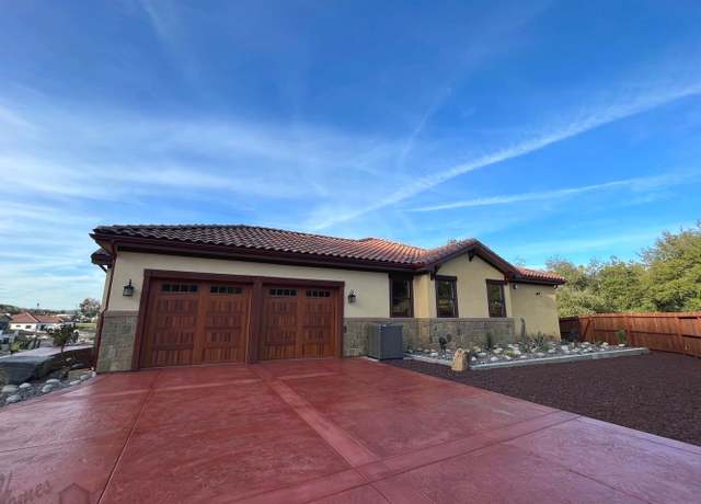 Photo of 13815 Woods Valley Ct, Valley Center, CA 92082